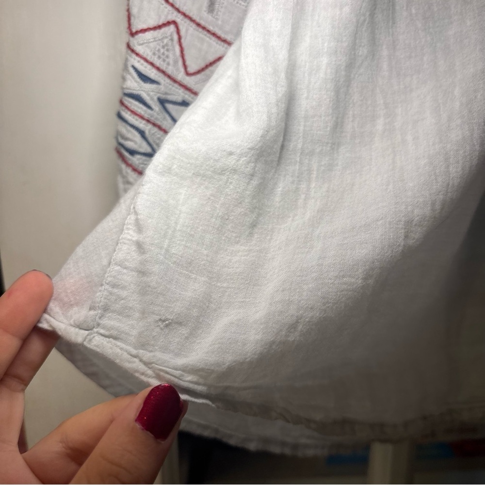 Johnny Was White Blouse with Red and Blue Embroidery - Picture 5 of 16